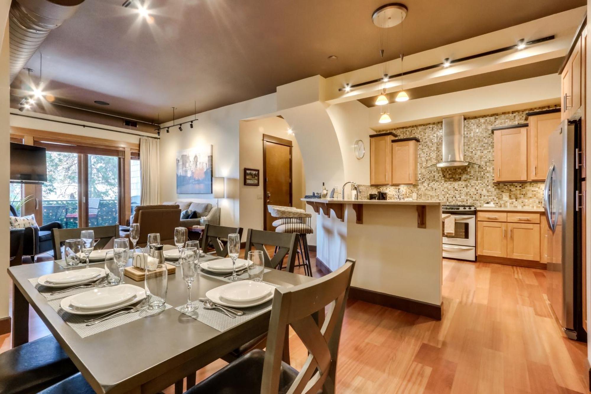 Stunning Coeur Dalene Condo Walk Downtown Коур-Д'Ален Екстер'єр фото